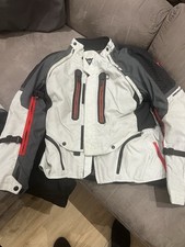 Completo da Moto Dainese usato soltanto per  2 uscite.