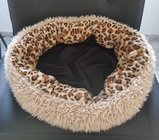 Lettini Per Gatti Lettini Per Cani Cucciolo Di Cane Rotondo Cucciolo Di Gatto...