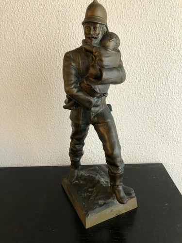Scultura pompiere con - pompiere,