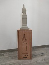 Maurizio cattelan v e - cattelan, l.o.v.e
