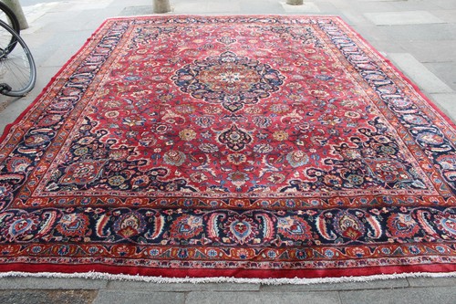 Tappeto grande vintage fatto - , a