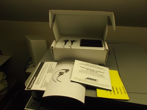 New bose ear headphones - new, in-ear