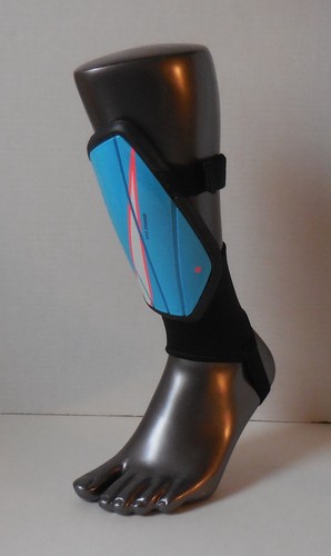 Nike charge parastinchi calcio - nike,