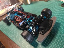 Telaio TAMIYA TT-02 1/10 RC con elettronica installata e parti opzionali hop-up