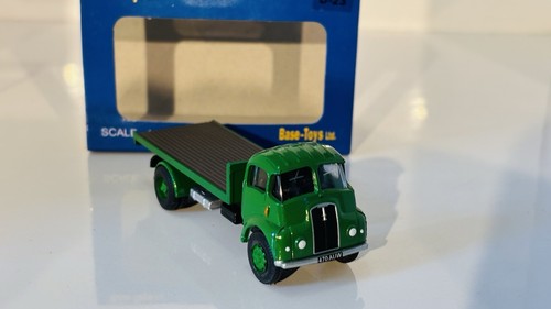 Base toys scala - base,