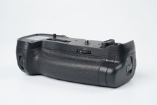 [Ecc+++] Nikon MB-D18