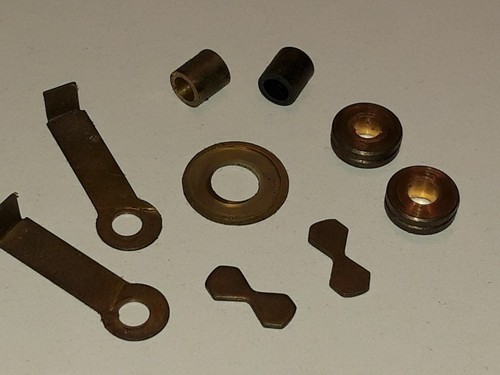 Piccoli pezzi in - pezzi, (ottone)