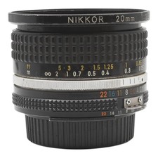 Obiettivo grandangolare Nikon