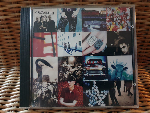 Achtung baby 1st press - achtung,