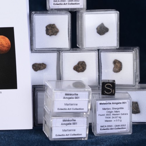 Une météorite amgala 001 - amgala,
