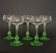 Vecchi bicchieri da vino in