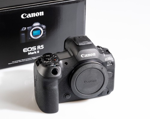Canon eos mark - canon,