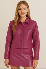 Giacca e gonna in pelle rosa