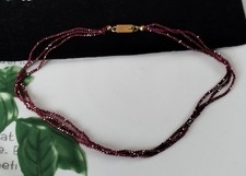 Collana con perle granato a 3