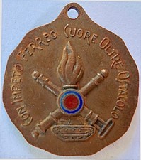 ESERCITO ITALIANO SCUOLA DI CAVALLERIA MEDAGLIA MEZZI CORAZZATI CON IMPETO…