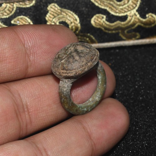 Anello antico mediorientale