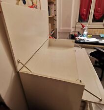 Cassettiera bianca con apertura a ribalta