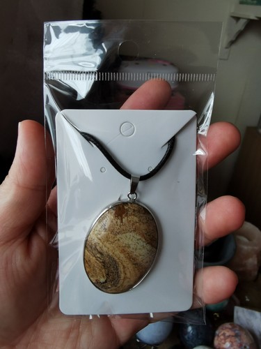 Collana con ciondolo diaspro