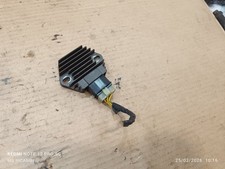 REGOLATORE DI TENSIONE PER