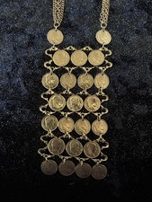 Rara collana con monete d'oro