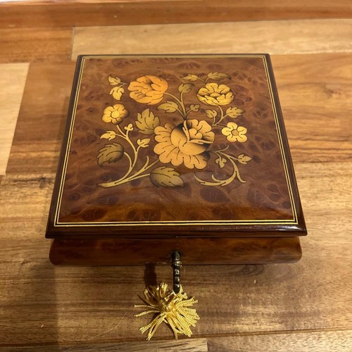 Music box reuge - ruge, made