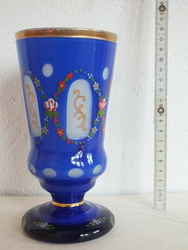 Bellissimo bicchiere vetro - bicchiere, in