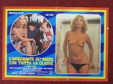 L'INSEGNANTE AL MARE CON TUTTA