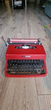 Macchina da scrivere Olivetti Lettera 32 Rossa design Nizzoli