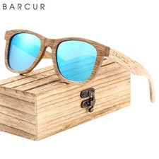 Occhiali da sole in legno