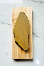 Aiwadani Nashiji Colore Uovo JNAT Finitura 595g Whetstone Naturale con Tavola