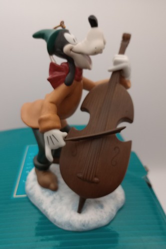 Wdcc pippo tis the season - season, to