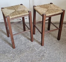 Coppia di sgabelli da cucina bar  noce scuro con seduta in paglia h 47(offerta)