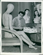 1945 Foto Designer Laurence