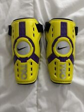 Coppia parastinchi - marca NIKE T90 taglia M - NUOVI, MAI USATI!