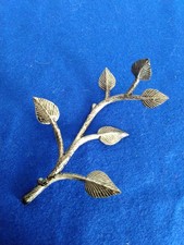 Ramo con foglie-scultura in