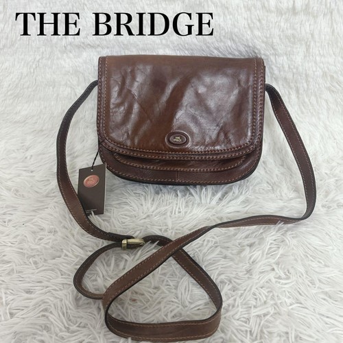 The bridge shoulder - bridge, crossbody