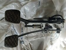  GRUPPO  PEDALI FRENO FRIZIONE    MERCEDES  250       W 124  