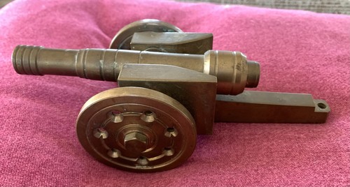 Pesante bronzo massiccio