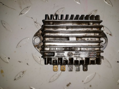 Regolatore tensione - di,