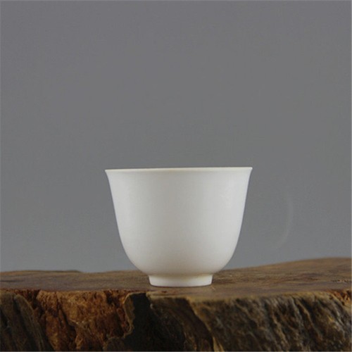 Vecchia tazza gomma sottile