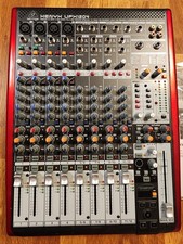 Behringer Xenyx UFX1204 |