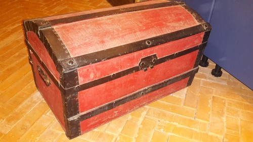 Antico baule legno - rosso, e