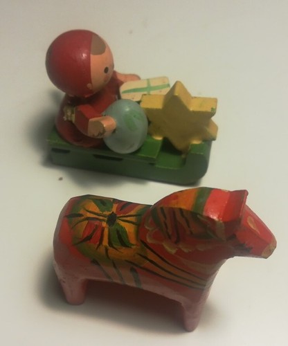 Due piccoli soprammobili - due,
