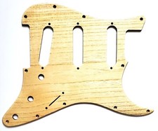 Nuovo Pickguard Stratocaster -