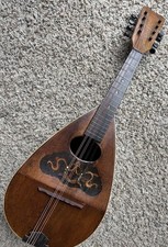 Mandolino antico con fondo