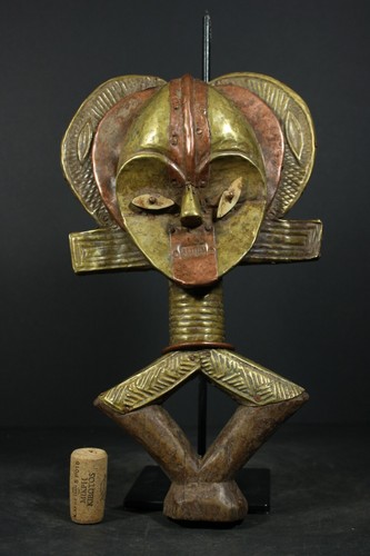 Statuina reliquiario africano