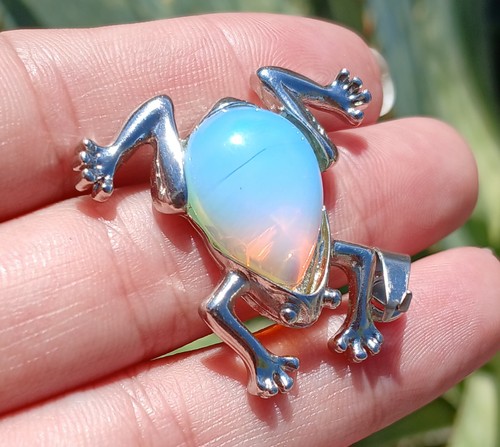 Ciondolo rana anfibio opalite