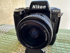 Nikon F90X body Con Mb10