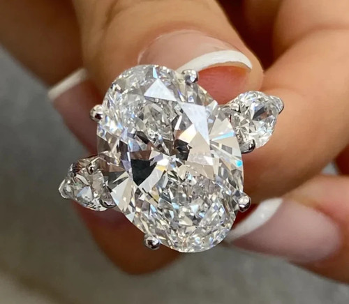 Anello con diamanti