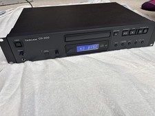 TASCAM CD-200 Lettore CD Con